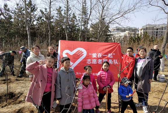 當(dāng)雷鋒月和植樹(shù)節(jié)相遇——相約春天，播種綠色，志愿精神薪火傳